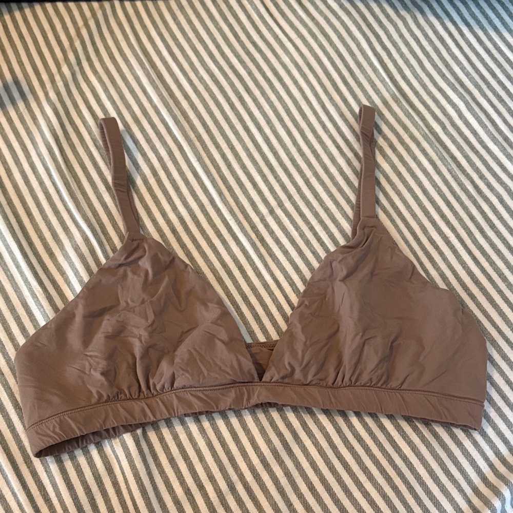 SKIMS brown triangle bralette!